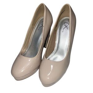 Classic Beige Pumps 3” Tall Heel Pumps women size 6(US)
